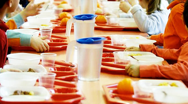Valmadrera. Servizio di refezione scolastica, aumentano le tariffe: nel menù tanti prodotti bio