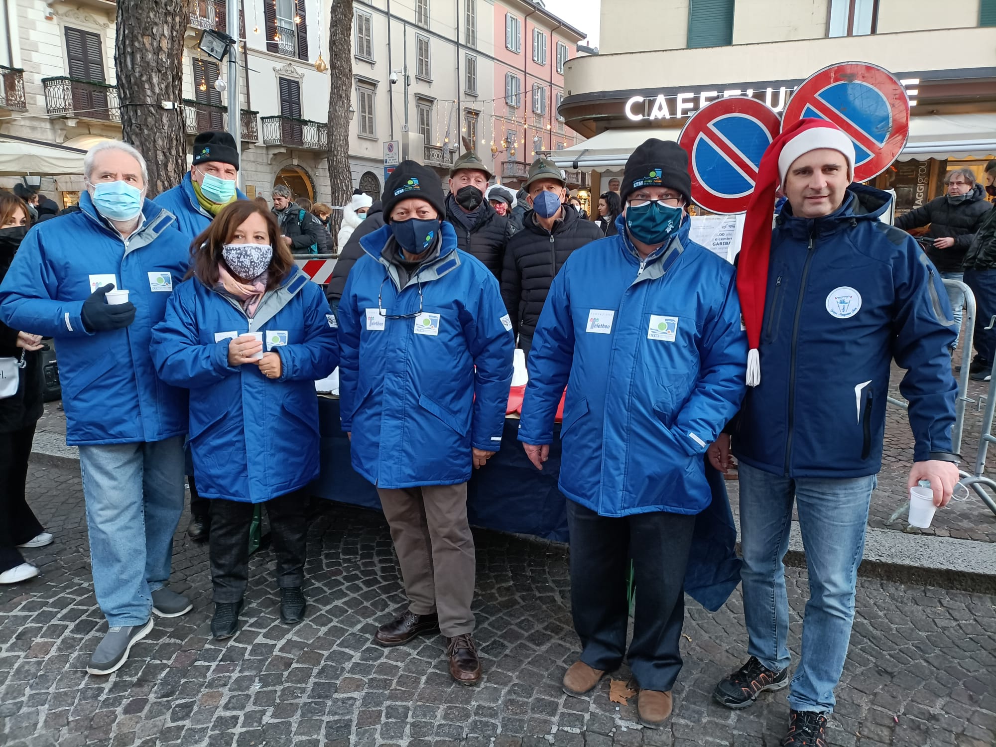 natale-in-vespa-lecco-foto1