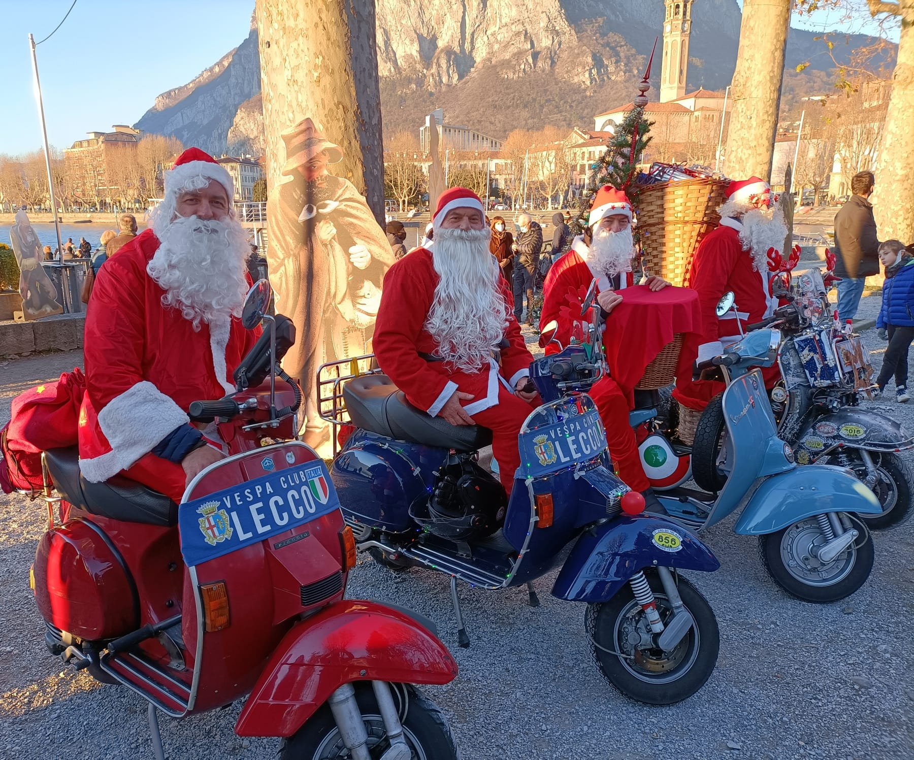 natale-in-vespa-lecco