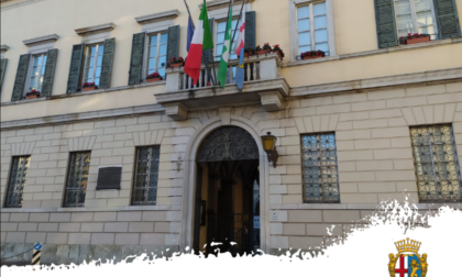 Bandiere a mezz'asta a Palazzo Bovara per l'addio a David Sassoli