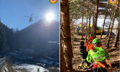 Precipita nel bosco per cinque metri e si schianta contro gli alberi: 66enne miracolata