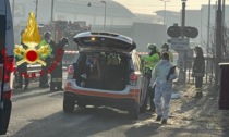 Finisce con l'auto contro il treno: incidente mortale a Erba