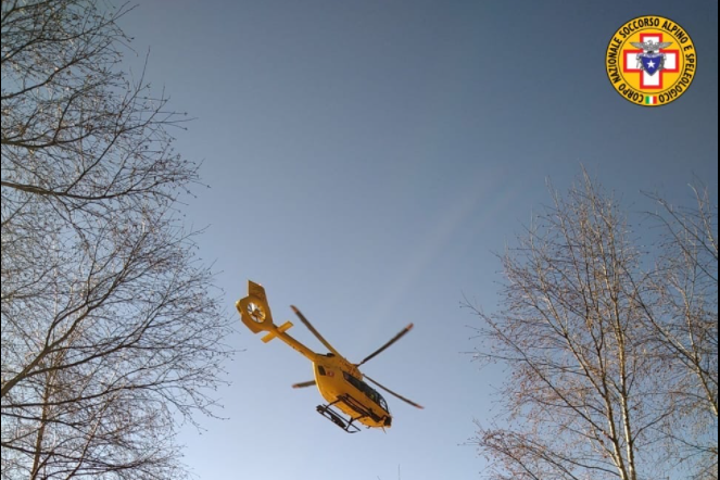 Accusa un dolore al petto mentre è sul sentiero, salvato dal Soccorso alpino