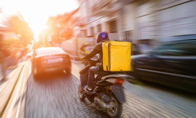 Lavoro digitale e pandemia spingono  il “food-delivery” a Lecco