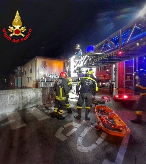 mandello-soccorso-ragazzo-precipitato