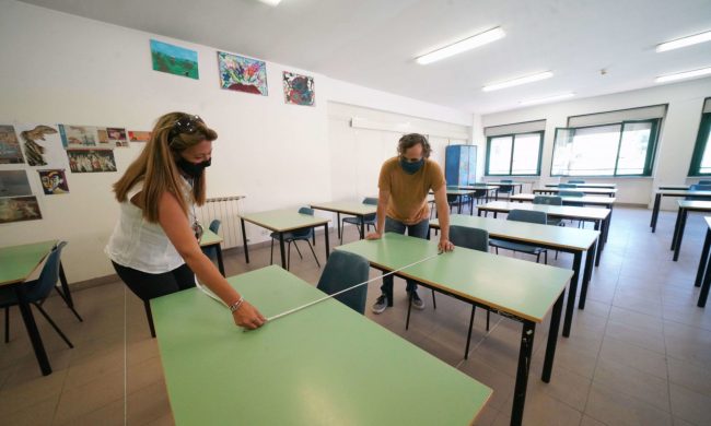 Classi in quarantena: scendono a 800 gli studenti lecchesi a casa