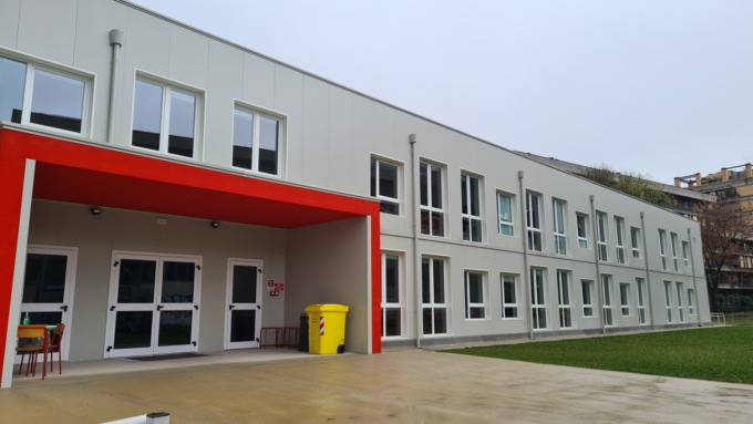 Allarme cedimento soffitto, Liceo Manzoni evacuato