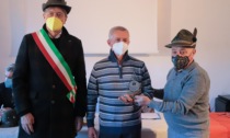 Targa della Solidarietà Alpina a Roberto Carsana