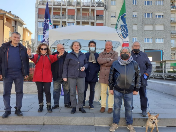 Fratelli d’Italia, continua l’attività di racconta firme a Lecco