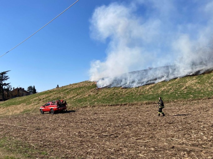 incendio nel parco adda nord
