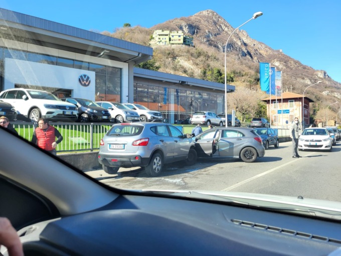 Incidente lungo la Statale a Garlate, traffico rallentato