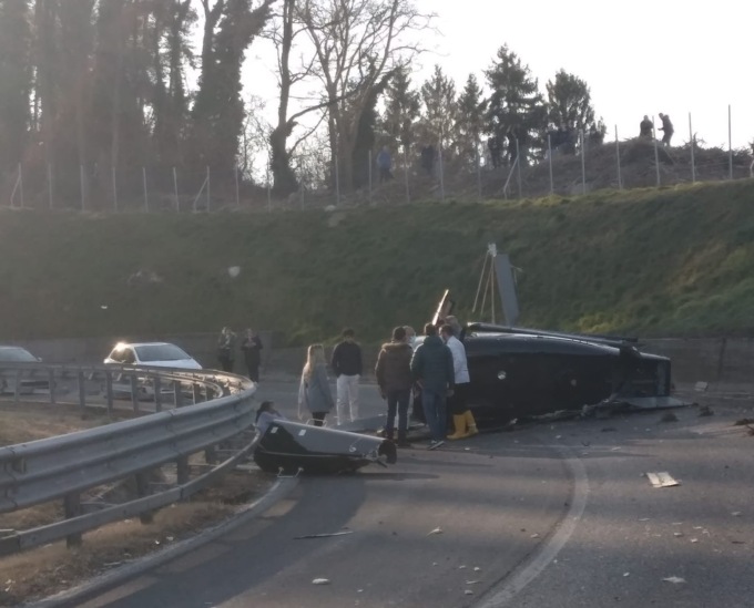 elicottero precipita in provincia di como