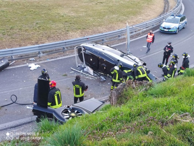 elicottero precipita in provincia di como