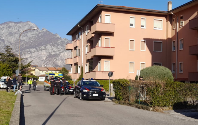 Rissa tra vicini di casa: spuntano anche le bottiglie