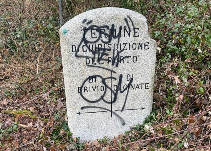 Vandali in azione in paese, la rabbia del sindaco