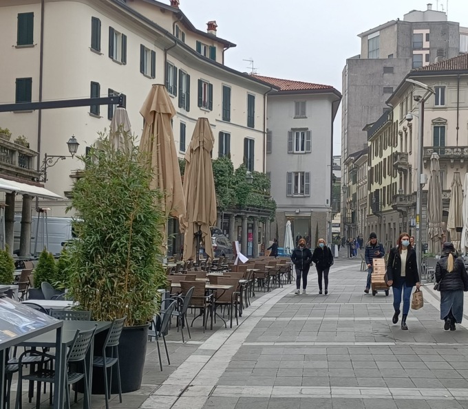 Nuovo regolamento tavolini in piazza: “Se passa, partono denunce e ricorsi al Tar”