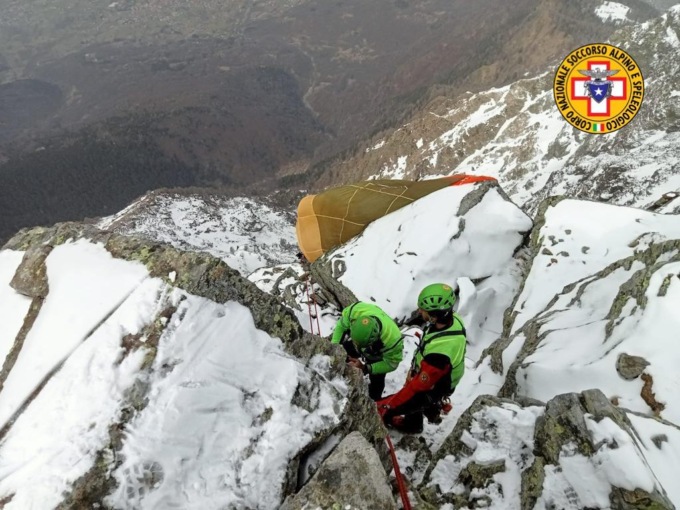 Aereo precipita sul Legnone: recuperato il corpo del pilota deceduto, in ospedale il compagno superstite VIDEO