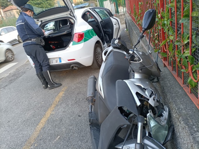 Ancora uno schianto auto moto: 26enne in ospedale. Aveva comprato la due ruote una settimana fa