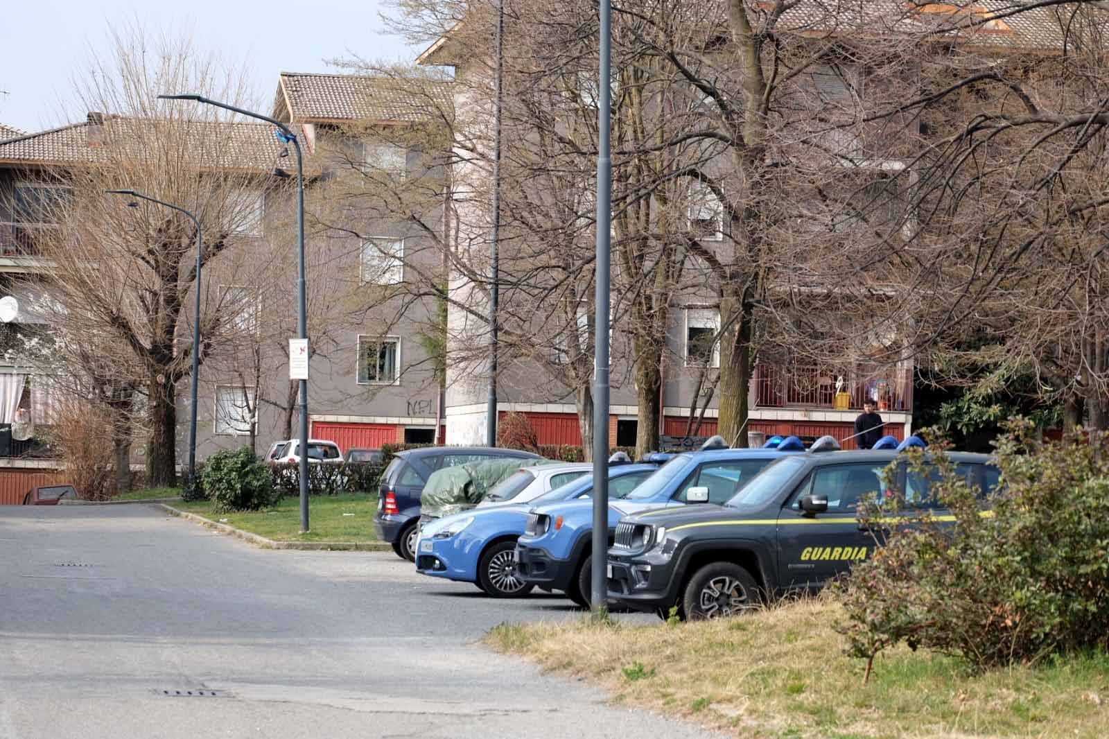 Blitz di Polizia, Carabinieri  e Guardia di Finanza tra stazione e case Aler