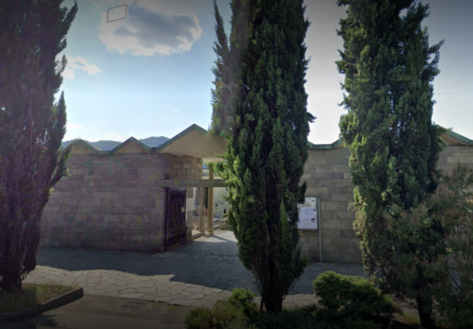 Cimitero chiuso per le operazioni di estumulazione delle salme