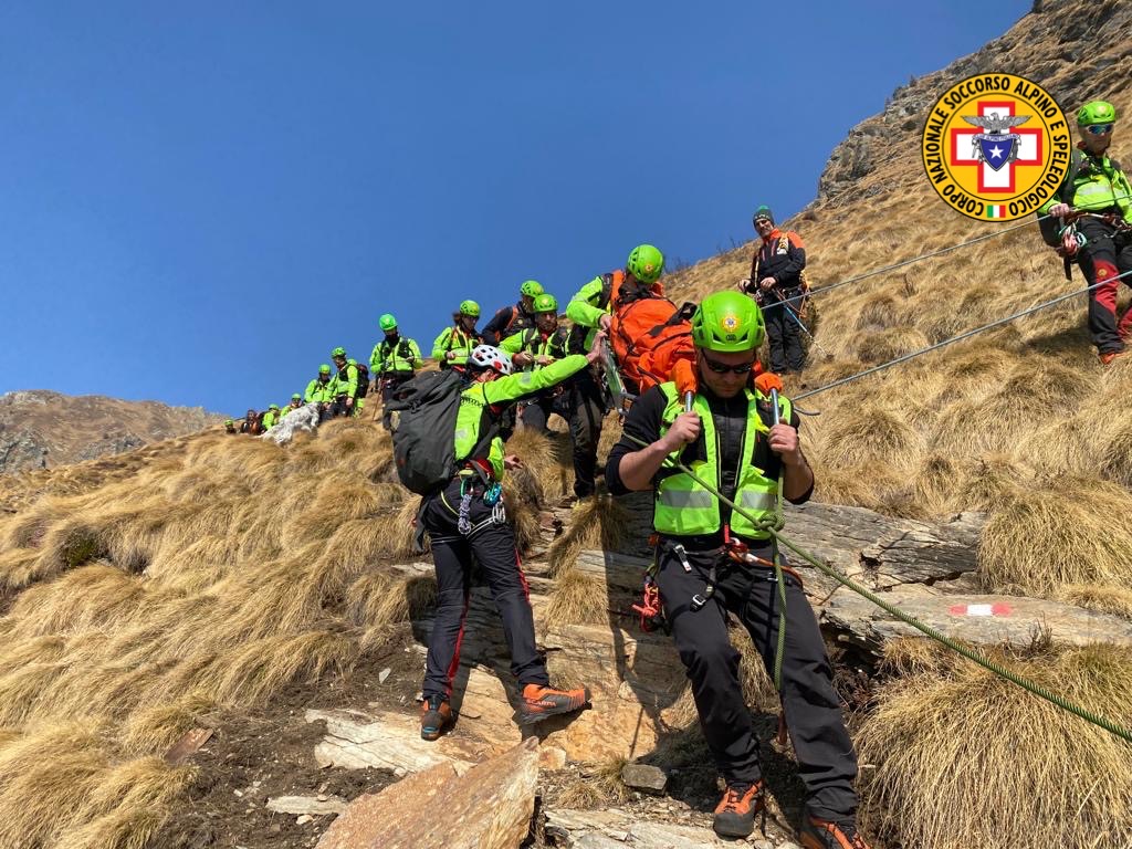 soccorso alpino esercitazione-soccorso-alpino
