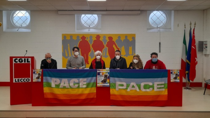 In marcia per la pace: 10km da Olginate a Lecco per dire no alla guerra