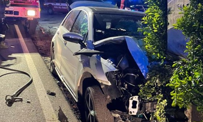 Si schianta contro il muro: muore a 51 anni