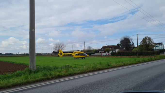 Cade in un cantiere, operaio lecchese in codice rosso