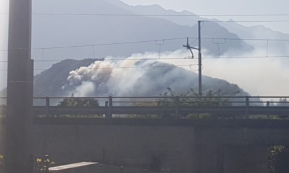 Ancora fiamme in Alto lago: il rogo di Olgiasca è tornato a far paura