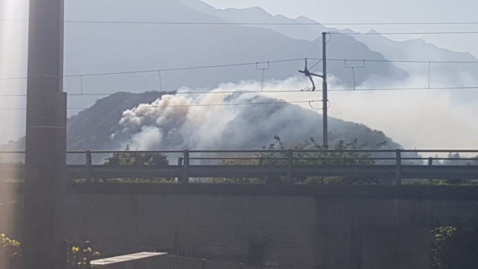 Ancora fiamme in Alto lago: il rogo di Olgiasca è tornato a far paura