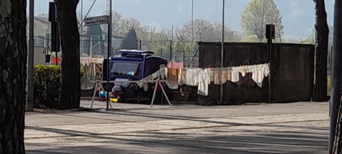 Dissuasori per contrastare il “bivacco” abusivo nei parcheggi cittadini