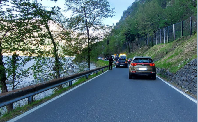 Frontale auto moto: Lecco-Bellagio chiusa per ore