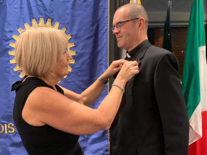 Al prevosto don Milani il premio Paul Harris, massima onorificenza del Rotary