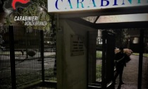 Preso a cinghiate dal patrigno per aver risposto male: 14enne si rifugia dai Carabinieri