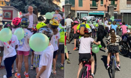 Con una colorata biciclettata i bimbi hanno festeggiato l'arrivo della nuova rastrelliera