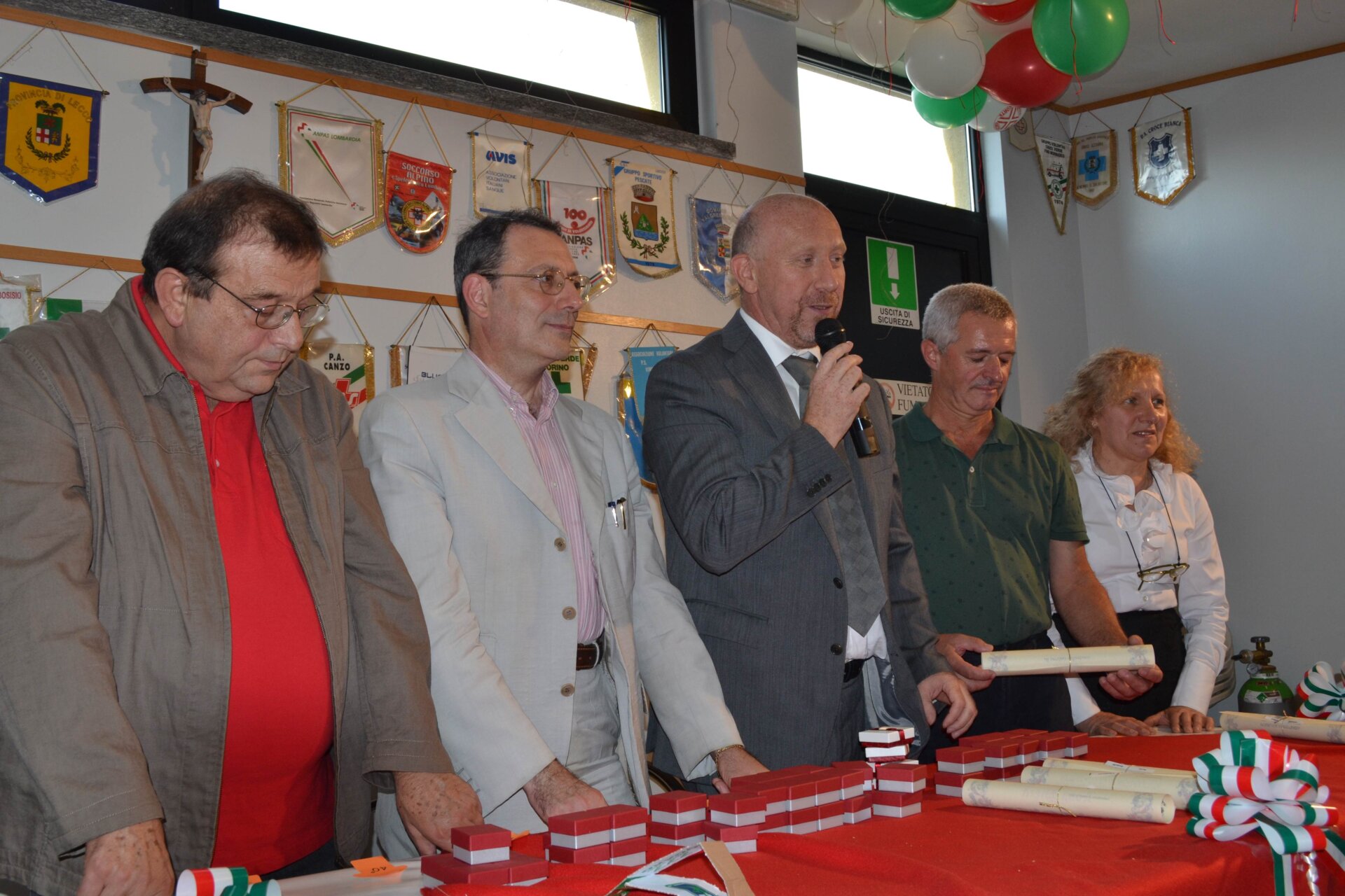 11107341_Vladimiro Dozio, il sindaco Cesare Valsecchi, il presidente Sergio Brambilla, il vice Roberto Carsana e Lucia Chiappa