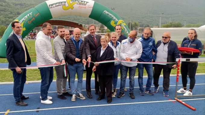 Taglio del nastro e battesimo per la nuova pista di atletica al Bione