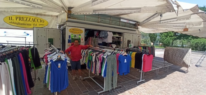 Il mercato recupera i posti auto perduti