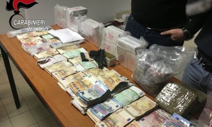 Traffico di armi e droga, 30 arresti in Lombardia