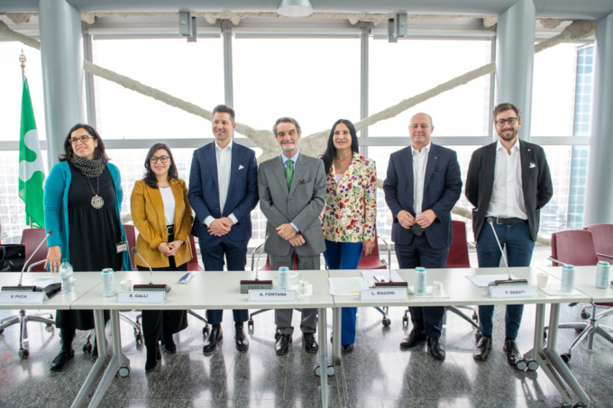 Lago e montagne lecchesi protagonisti a Palazzo Lombardia