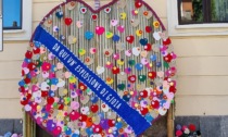 Yarn Bombing, a Barzanò splendide creazioni all'uncinetto in tutto il paese