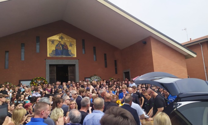 Schianto al Moregallo: il rombo delle sue motociclette per l’addio a Diego