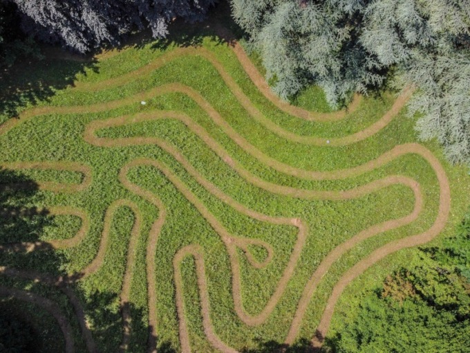 Che spettacolo il nuovo labirinto di oltre un chilometro a Villa de Ponti