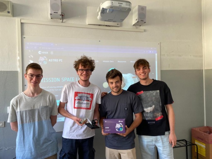 Quattro studenti del Liceo Grassi di Lecco partecipano al progetto AstroPi