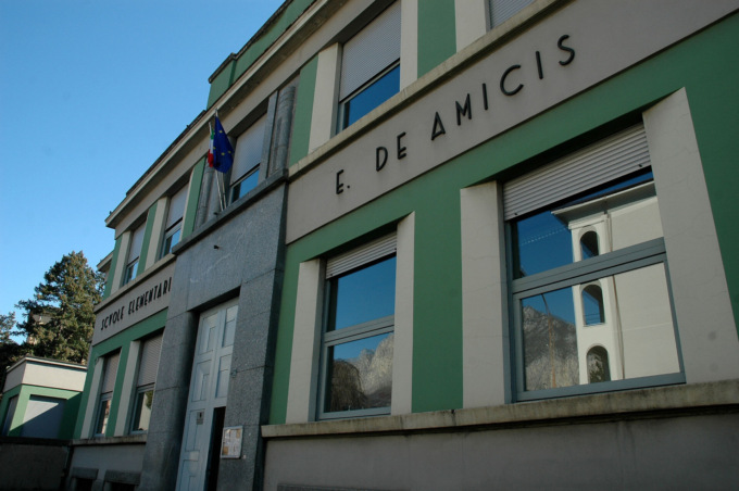 5 milioni di euro per la ristrutturazione della scuola De Amicis: studenti trasferiti nei prefabbricati di via XI Febbraio