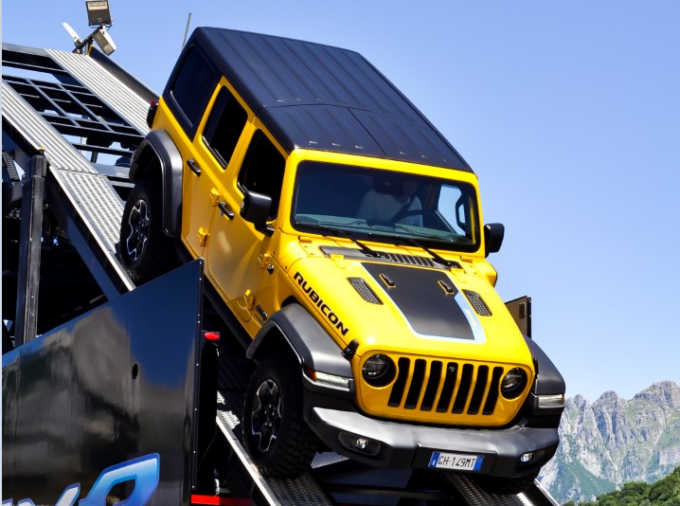 Jeep On Tour: una sfida a 9 metri di altezza che ha conquistato 100 partecipanti