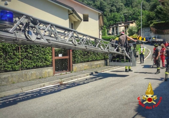 Precipita dal ponteggio: operaio in ospedale in condizioni serie