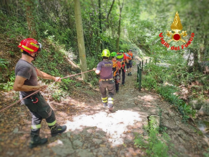 Anziano colto da malore nel bosco