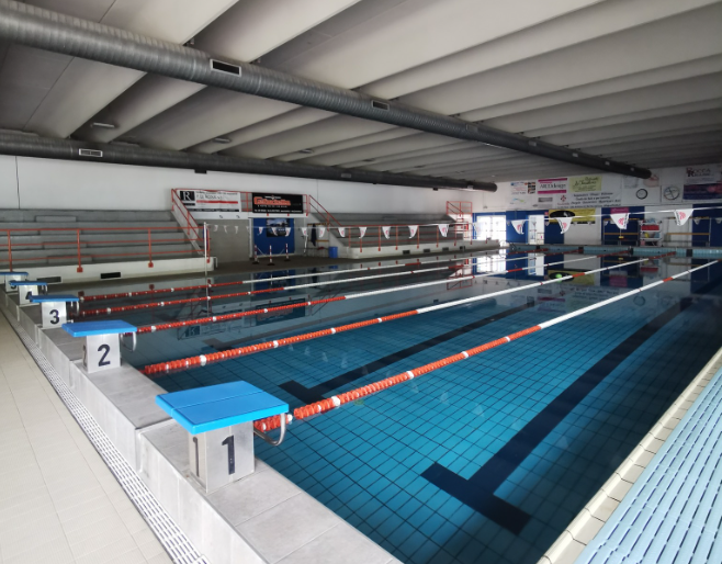 Non c’è pace per la piscina: centrale termica rotta, rinviata l’apertura