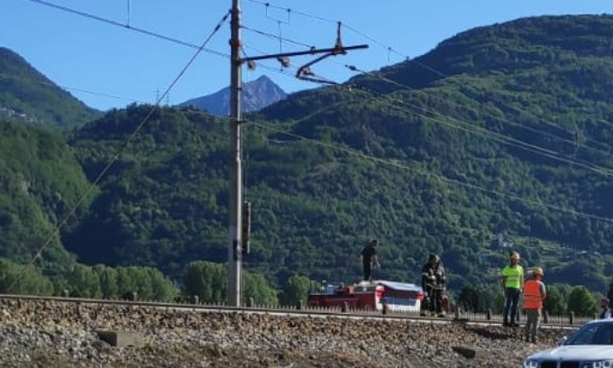 Tragedia sui binari, muore travolto dal treno. Interrotta la linea Tirano-Lecco